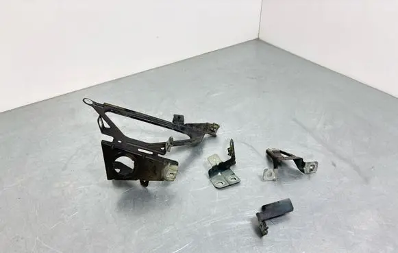 BMW 7 F01 F02 F03 F04 Fender mounting bracket 7184180