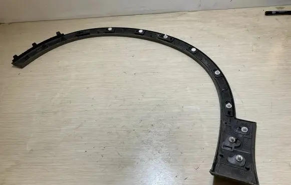 Volvo XC40 Front arch trim 31448325