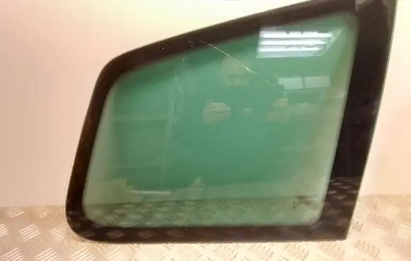 Ford C-MAX II Rear side window