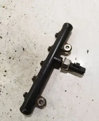 Volvo V70 Fuel main line pipe 9681649580