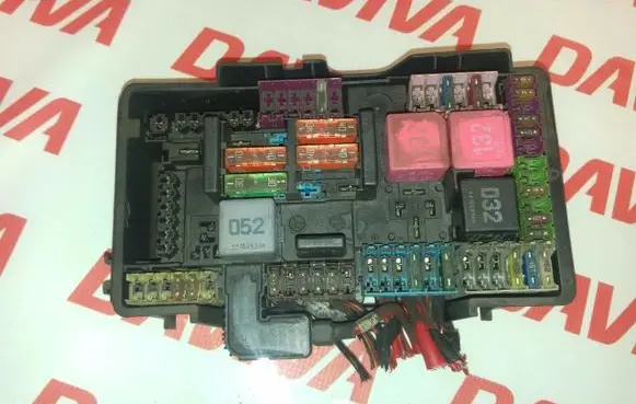 Mercedes-Benz C W204 Fuse module A0005456300 A0005456400 A0005456700