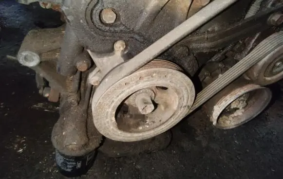 Mitsubishi Carisma Crankshaft pulley