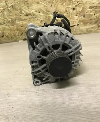 Peugeot 208 Generator/alternator 9678048880