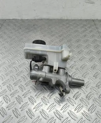 Seat Leon (5F) Master brake cylinder 5Q1611301B