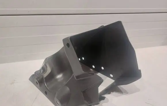 Chevrolet Camaro Intercooler air channel guide 84141577