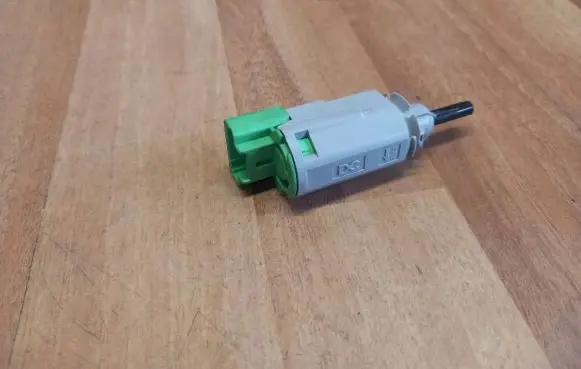 Renault Megane IV Brake pedal sensor switch 253206454R A4535453300