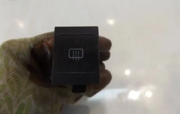 Volkswagen Polo Windscreen/window heater switch 6Q0959621