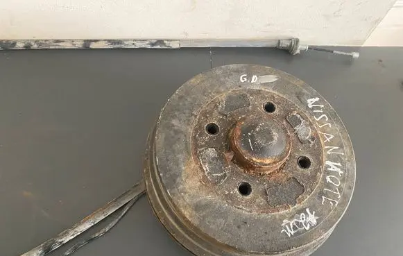 Nissan Note (E11) Rear wheel hub 8200896142 43042AX600