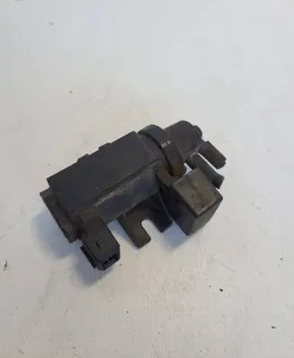 BMW 5 E60 E61 Valve vacuum 11747796634