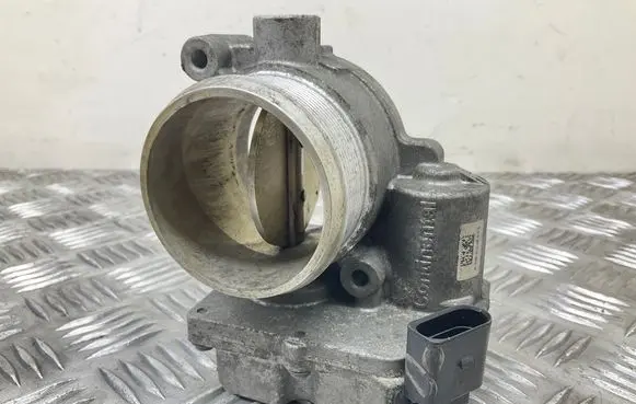 Volkswagen Touareg II Throttle valve 4E0145950H