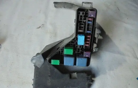 Lexus RX 330 - 350 - 400H Fuse box set