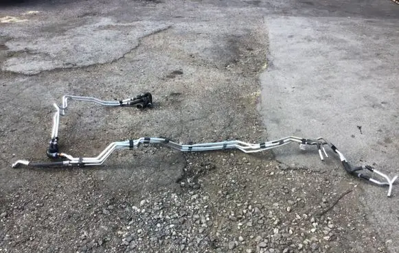 Chrysler Pacifica Air conditioning (A/C) pipe/hose 68227761AB