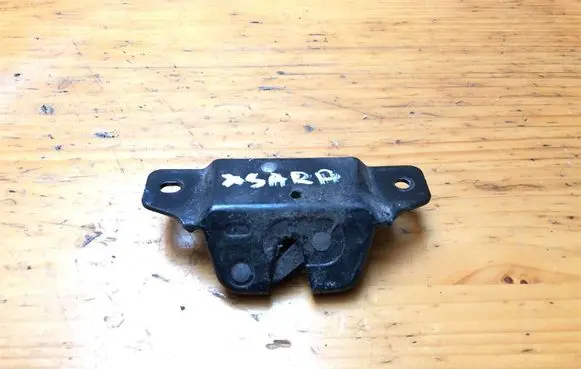 Citroen Xsara Tailgate window lock/catch/latch 