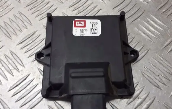 Nissan Note (E11) LP gas control unit module 67R-011002