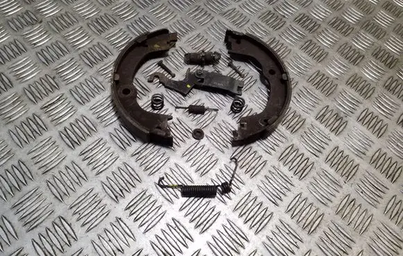 Chevrolet Captiva Handbrake/parking brake pads 