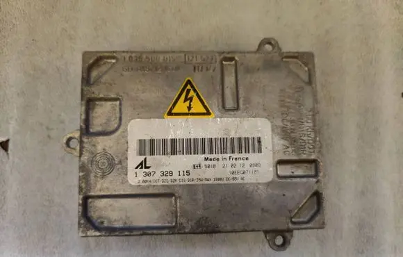 Audi A6 S6 C6 4F Headlight ballast module Xenon 1307329115 1039500019
