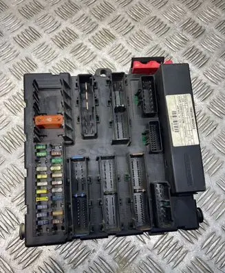 Volkswagen Golf IV Fuse module 460023260