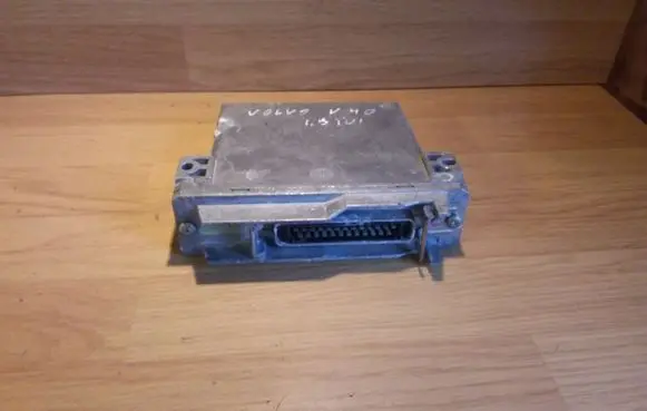 Volvo S40, V40 Engine control unit/module HOM7700868321 7700103515A
