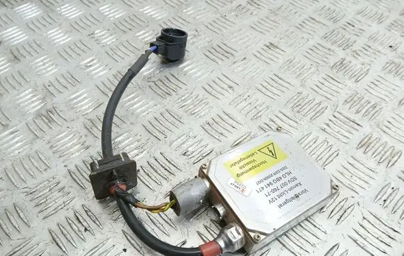 BMW 5 E39 Headlight ballast module Xenon 5DV007760 4B0941471