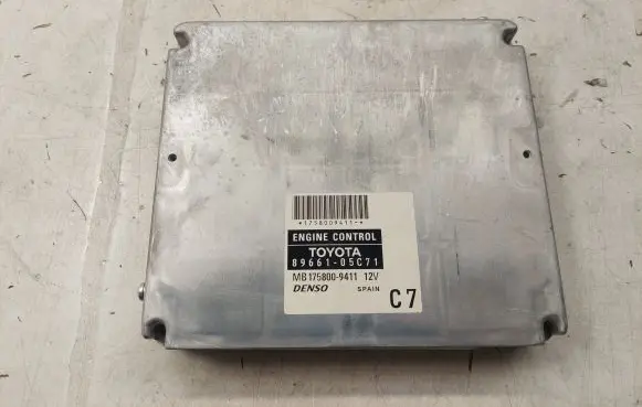 Toyota Avensis T250 Engine control unit/module MB1758009411 8966105C71