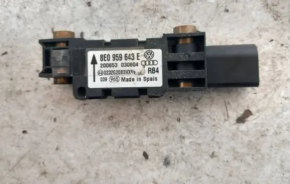 Audi A4 S4 B7 8E 8H Airbag deployment crash/impact sensor 8E0959643B 8E0959643E 0232G20BSVX