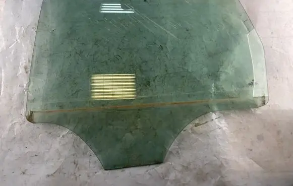 Volkswagen Polo Rear door window glass