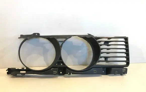 BMW 5 E34 Front bumper upper radiator grill