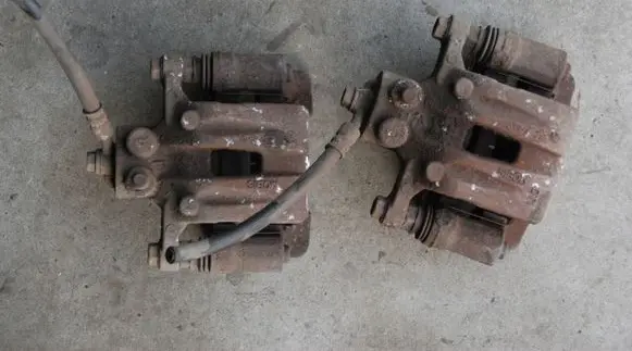Hyundai ix35 Rear brake caliper 116KM