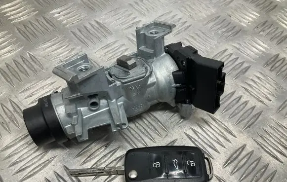 Skoda Rapid (NH) Ignition lock 6RA905865 1K0905851 3T0837202L