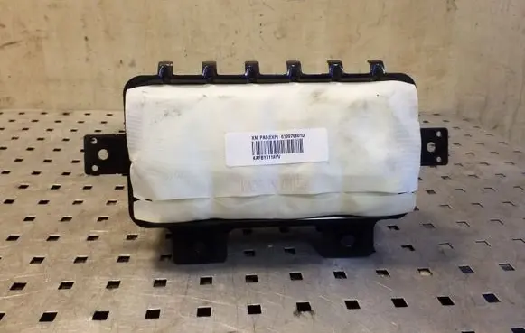 KIA Sorento Passenger airbag 845302P100