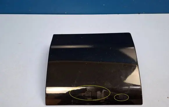 Rear fender molding trim