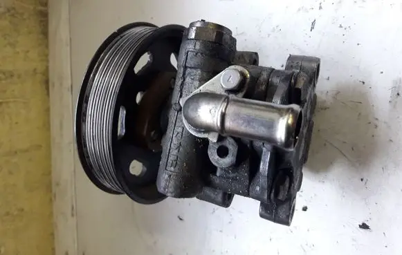 Volkswagen Golf IV Power steering pump