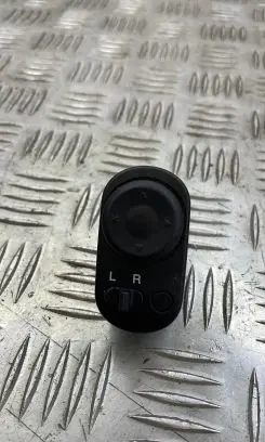 Chevrolet Lacetti Wing mirror switch