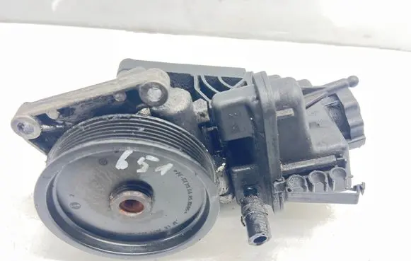 Mercedes-Benz C W204 Power steering pump A0064661501