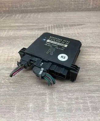 Mercedes-Benz C W202 Door control unit/module 2108203426