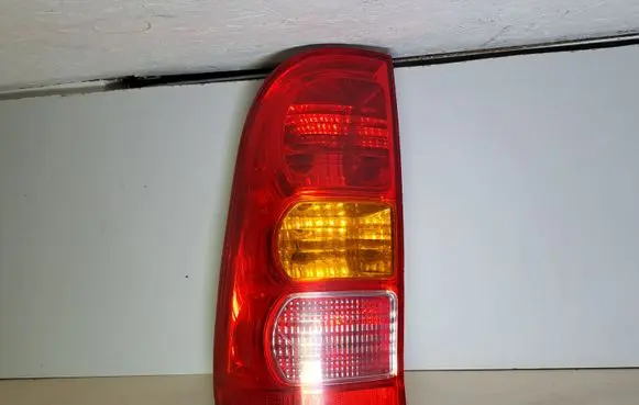 Toyota Hilux (AN10, AN20, AN30) Rear/tail lights