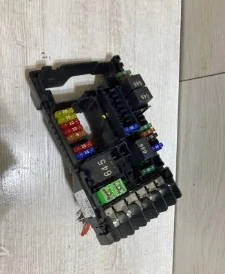 Audi A3 S3 8V Fuse module 5Q0937125G