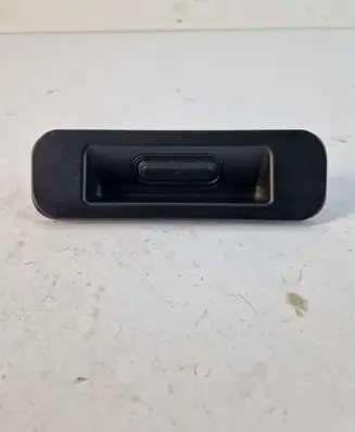 Tailgate opening switch