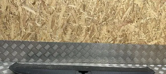 Trunk/boot sill cover protection