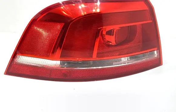 Volkswagen PASSAT B7 Rear/tail lights 3AF945095C