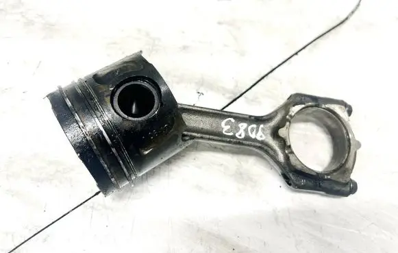 Opel Astra H Piston with connecting rod