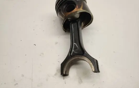 Mercedes-Benz E C207 W207 Piston with connecting rod A6510301017