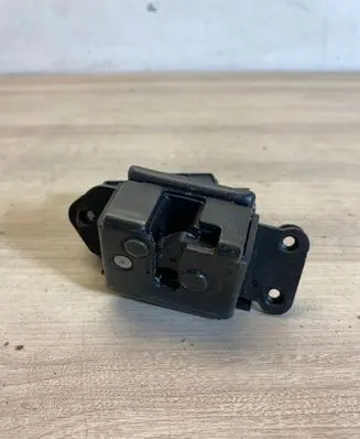 Loading door lock