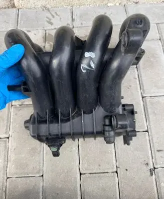 Mercedes-Benz Vaneo W414 Intake manifold A1661410501 1661410501