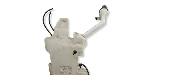 Nissan Qashqai Windshield washer fluid reservoir/tank 
