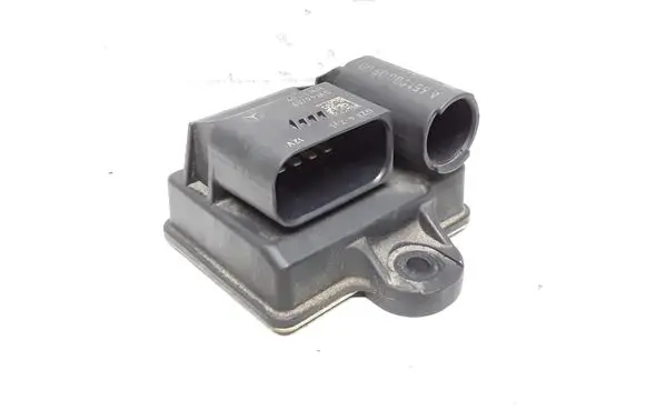 Mercedes-Benz E W212 Glow plug pre-heat relay A6519000900 0522120204