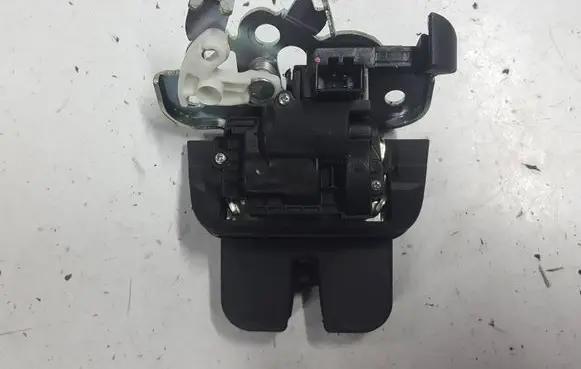Audi Q7 4L Tailgate/trunk/boot lock/catch/latch 4F9827505AXAUTOPX 4F9827505A
