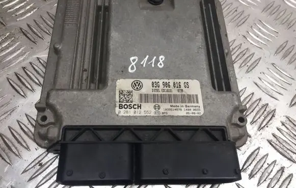 Volkswagen PASSAT B6 Engine control unit/module 03G906016GS 8118