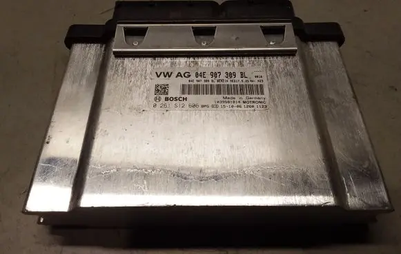 Volkswagen Golf VII Engine control unit/module 04E907309BL 0261S12606