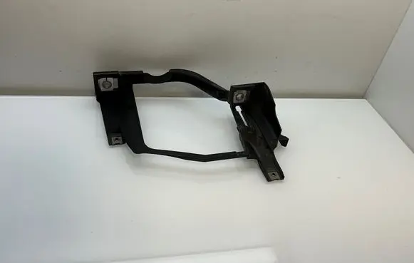 BMW 5 E60 E61 Headlight/headlamp mounting bracket 15873700